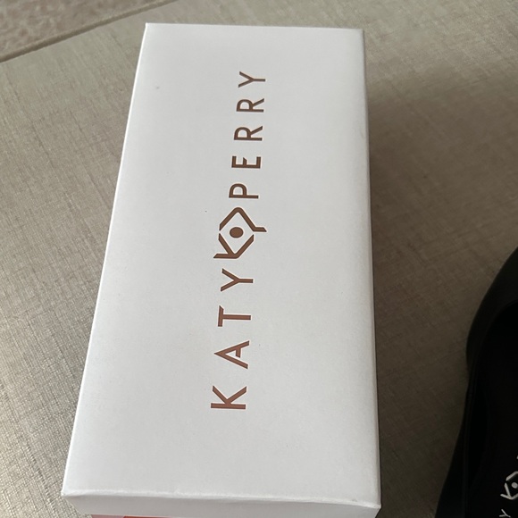 Katy Perry Black Loafers with Silver Square Detail - Picture 4 of 8